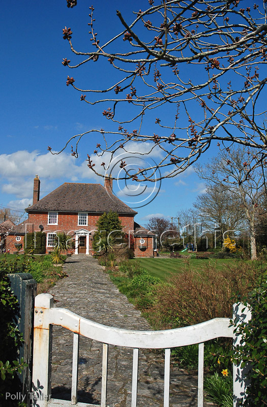 Keyhaven house & gate